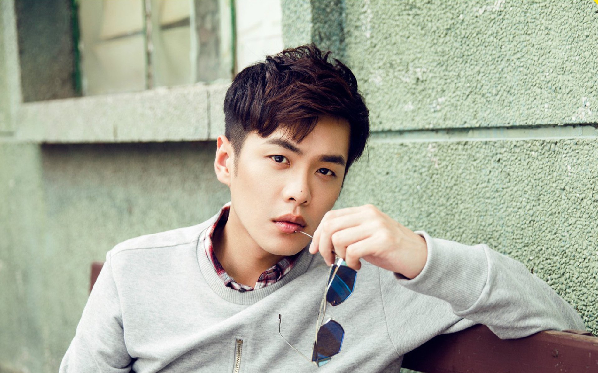 哈兰德神级表现，英超连续10场破门领跑射手榜，哈兰德联赛进球